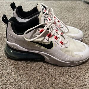 Women’s size 9 air maxes